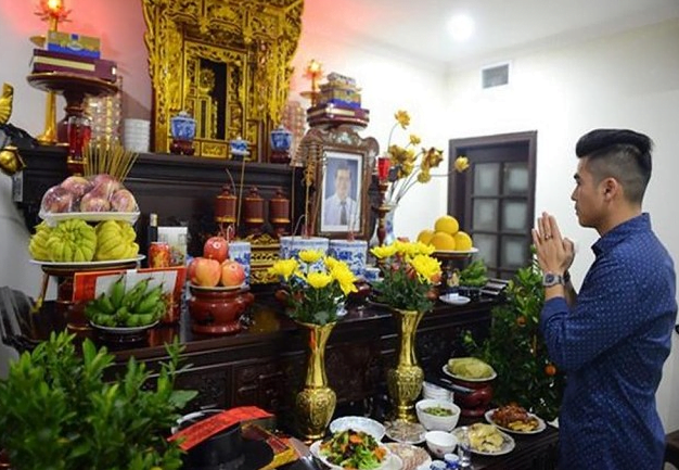 cung_com_cho_nguoi_moi_mat_1